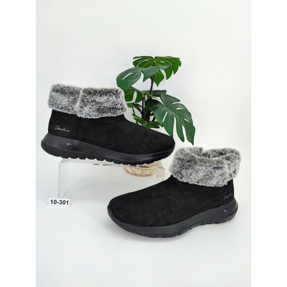 Skechers Women's On The Go Joy Black Faux Fur Cushioning Boots Size 10 US - Picture 1 of 8
